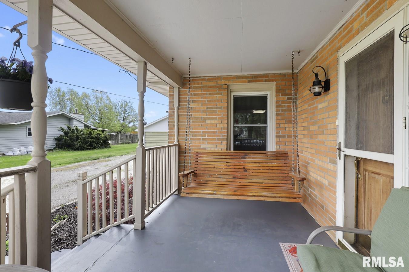 4236 Bissell Road Springfield, IL 62707 - Photo 3 of 23
