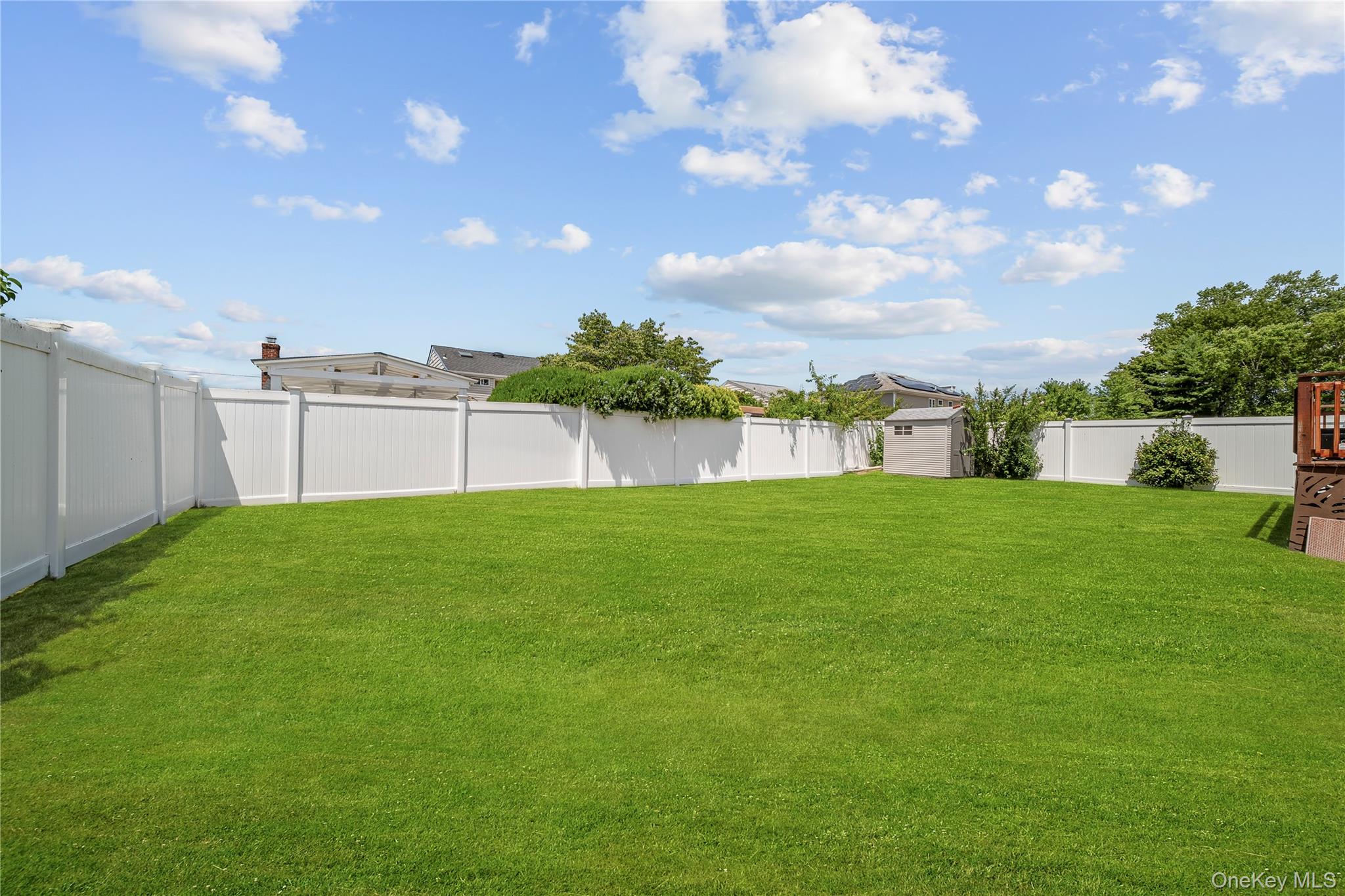 16 Cumberland Road Jericho, NY 11753 - Photo 41 of 44
