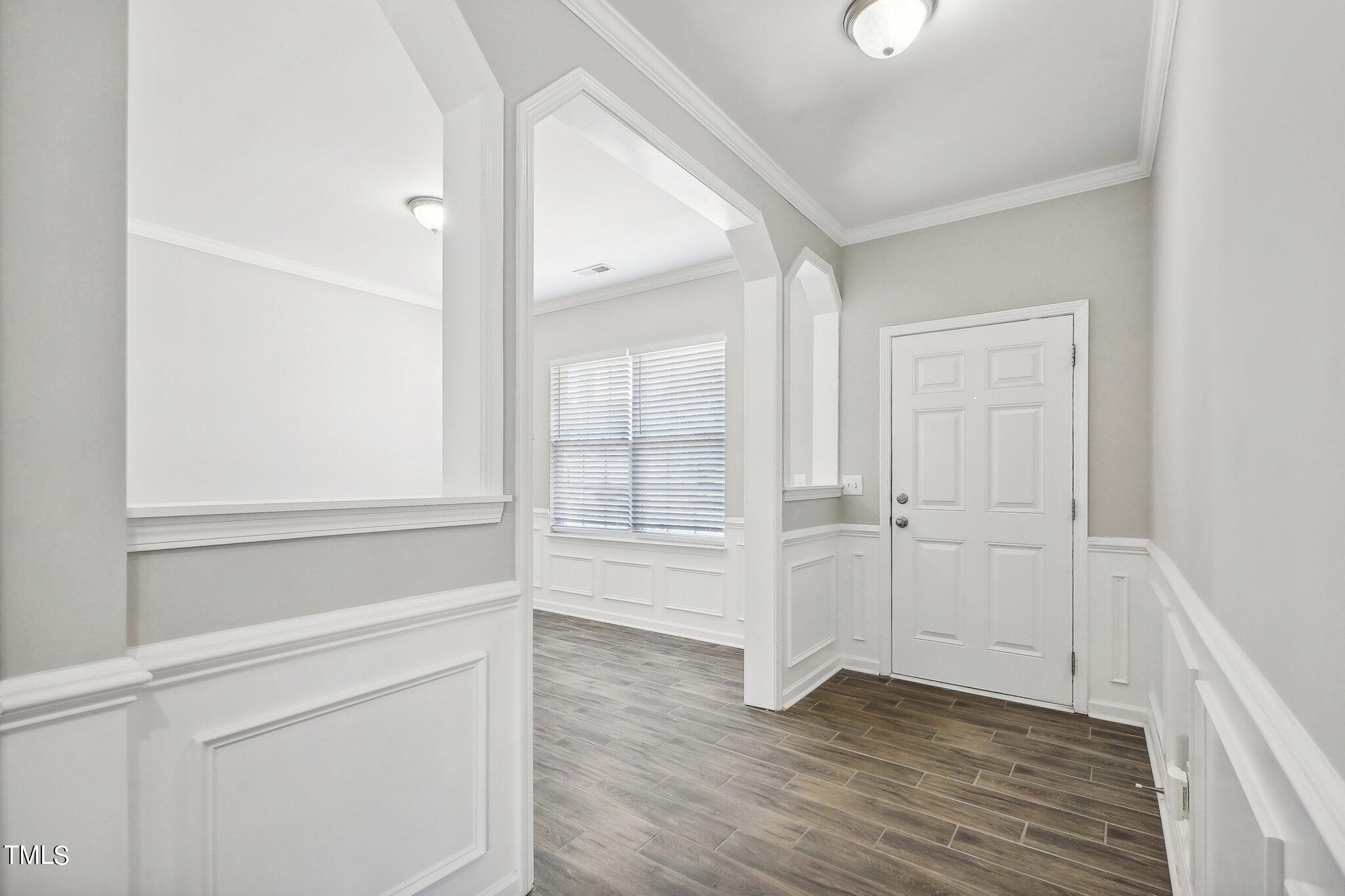 7005 Missionary Ridge Drive Raleigh, NC 27610 - Photo 4 of 27 Entryway