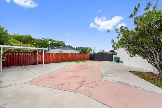 $5,500 | 13611 Southwest 77th Street, Miami, FL 33183