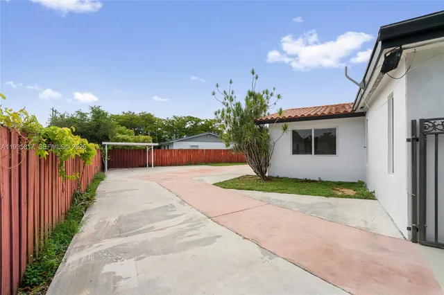 $5,500 | 13611 Southwest 77th Street, Miami, FL 33183