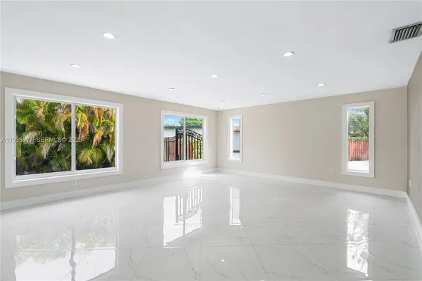 $5,700 | 13611 Southwest 77th Street, Miami, FL 33183