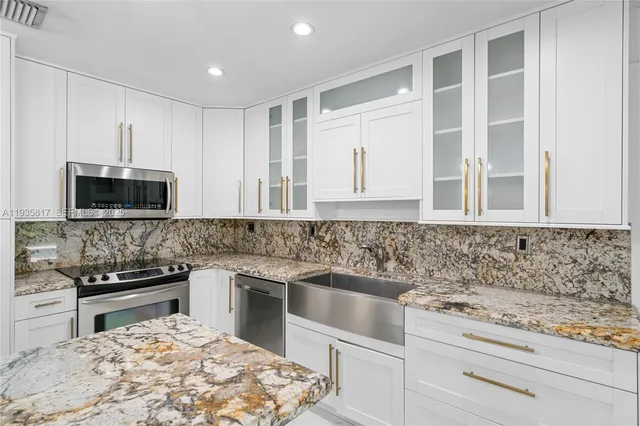 $5,500 | 13611 Southwest 77th Street, Miami, FL 33183