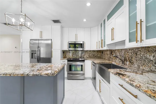 $5,700 | 13611 Southwest 77th Street, Miami, FL 33183