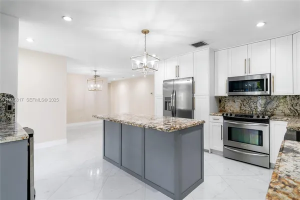 $5,700 | 13611 Southwest 77th Street, Miami, FL 33183