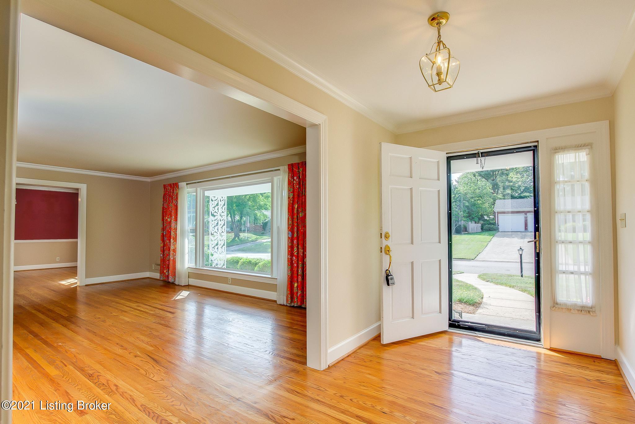 3244 Beals Branch Road Louisville, KY 40206 - Photo 10 of 64 3244 BealsBranchRd_40206_0512__