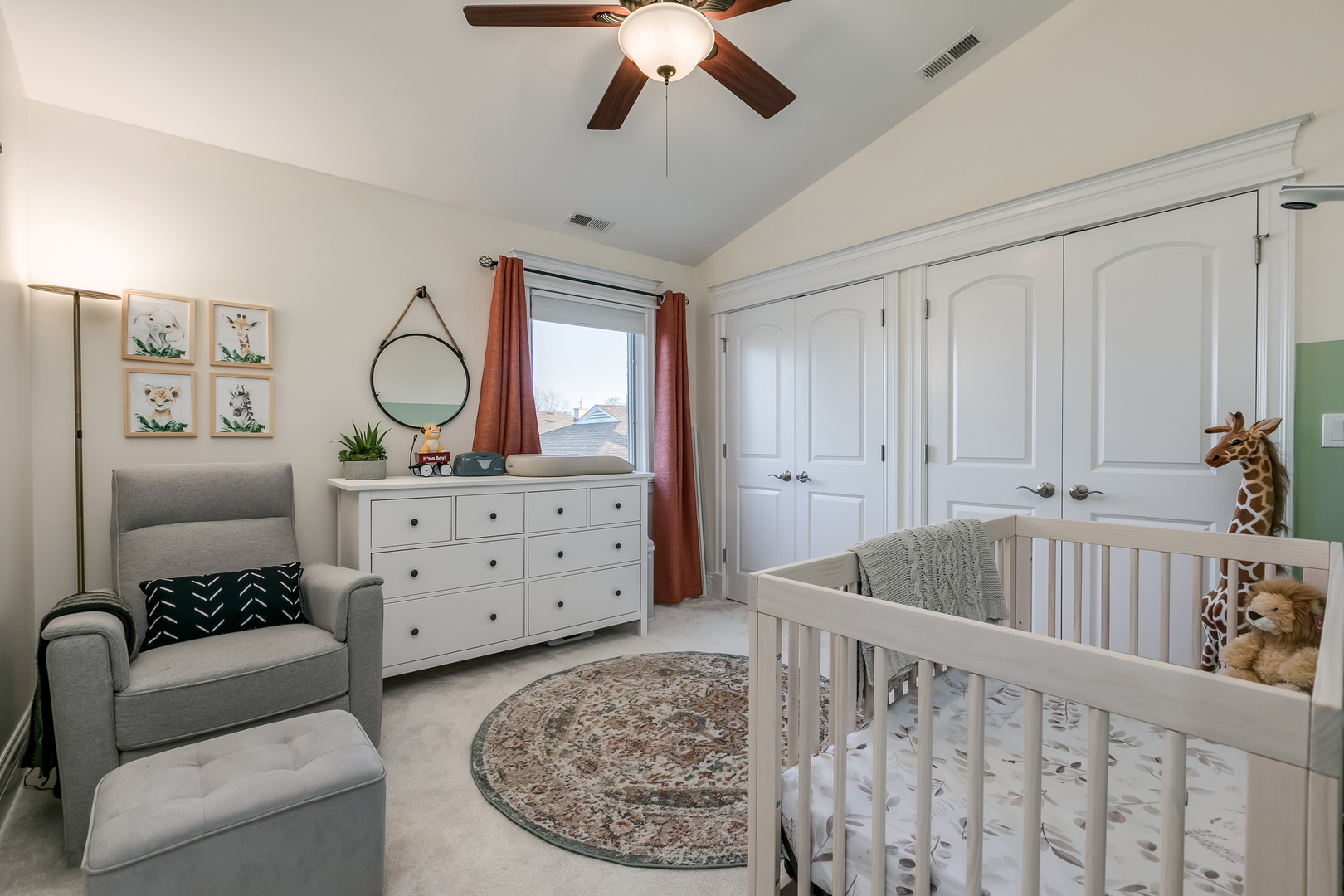 463 Summit Avenue, Unit D Park Ridge, IL 60068 - Photo 24 of 30 a living room with furniture
