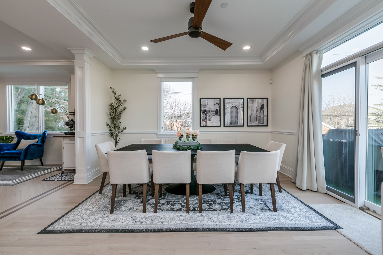 463 Summit Avenue, Unit D Park Ridge, IL 60068 - Photo 9 of 30 a view of a dining room with furniture