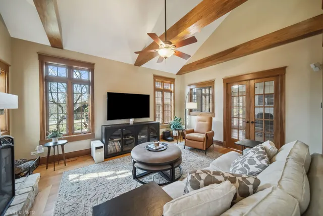 $899,904 | 709 Prospect Avenue, Barrington, IL 60010