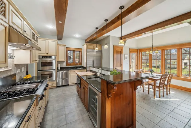 $899,904 | 709 Prospect Avenue, Barrington, IL 60010