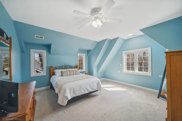 $899,904 | 709 Prospect Avenue, Barrington, IL 60010