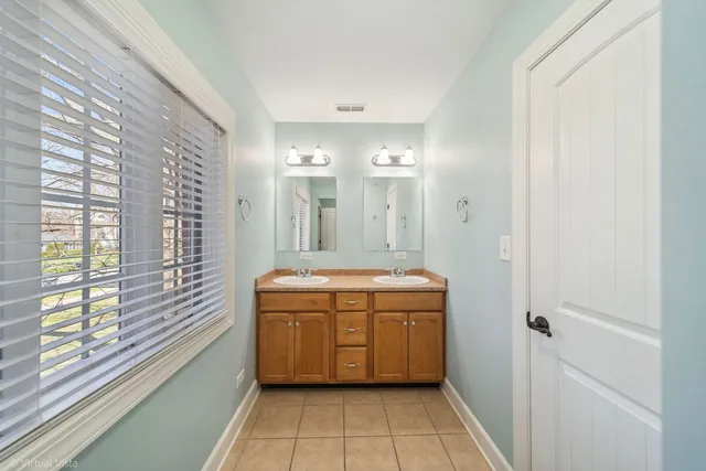 $899,904 | 709 Prospect Avenue, Barrington, IL 60010