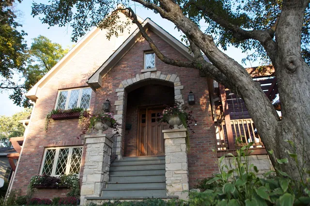 $899,904 | 709 Prospect Avenue, Barrington, IL 60010