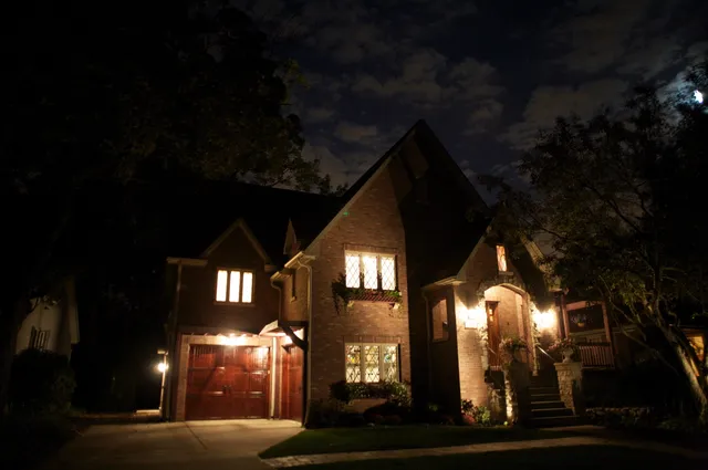 $899,904 | 709 Prospect Avenue, Barrington, IL 60010