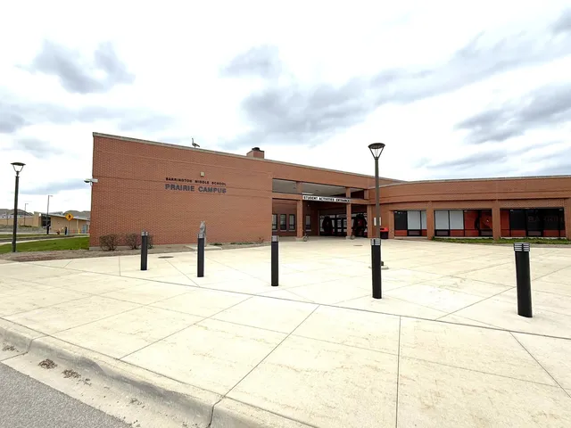 $899,904 | 709 Prospect Avenue, Barrington, IL 60010