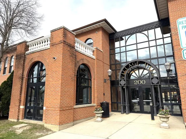 $899,904 | 709 Prospect Avenue, Barrington, IL 60010