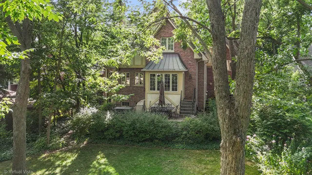 $899,904 | 709 Prospect Avenue, Barrington, IL 60010