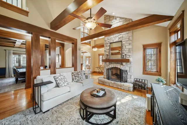 $899,904 | 709 Prospect Avenue, Barrington, IL 60010