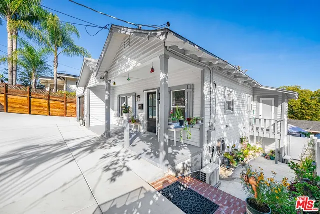 $1,100,000 | 816 Terrace 49, Los Angeles, CA 90042