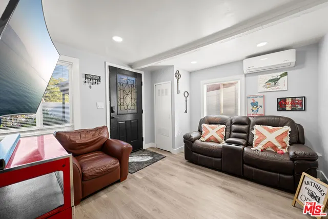 $1,100,000 | 816 Terrace 49, Los Angeles, CA 90042