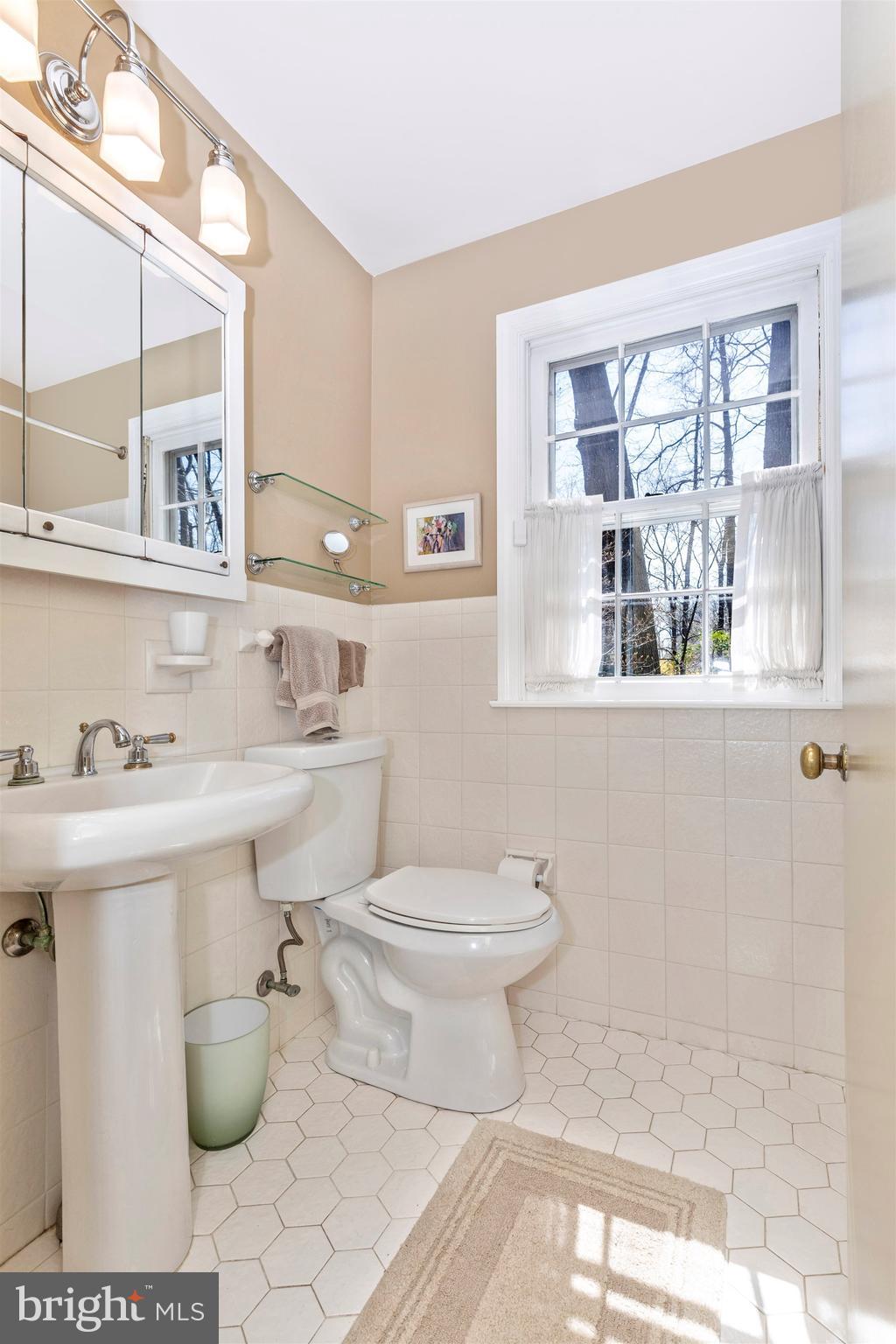 634 Valley View Lane Wayne, PA 19087 - Photo 22 of 33