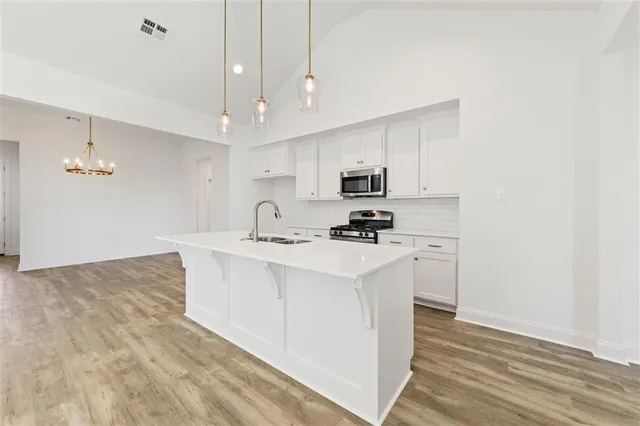 $286,999 | 3056 Southern Trace Dr Lake, Lake Charles, LA 70607