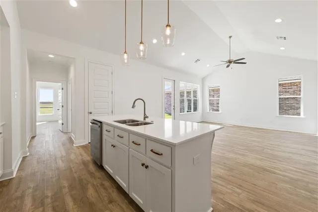 $286,999 | 3056 Southern Trace Dr Lake, Lake Charles, LA 70607