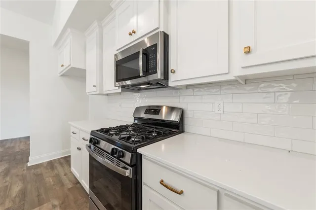 $286,999 | 3056 Southern Trace Dr Lake, Lake Charles, LA 70607