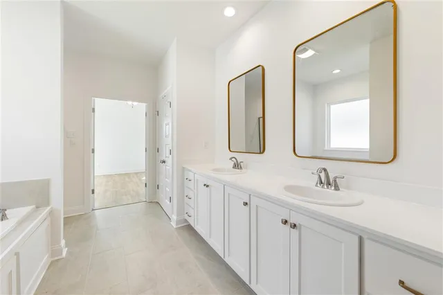 $286,999 | 3056 Southern Trace Dr Lake, Lake Charles, LA 70607