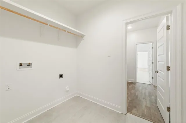 $286,999 | 3056 Southern Trace Dr Lake, Lake Charles, LA 70607