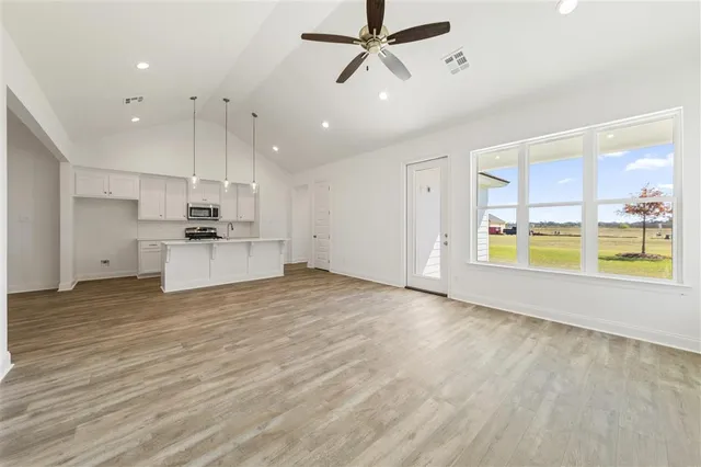 $286,999 | 3056 Southern Trace Dr Lake, Lake Charles, LA 70607