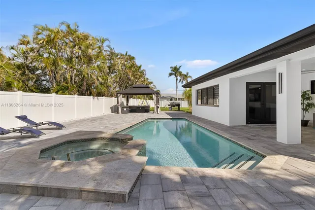 $547,000 | 5202 Elm Court, Cape Coral, FL 33904