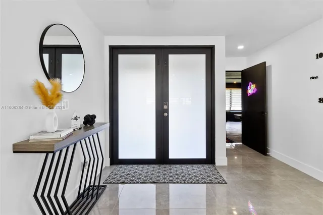 $547,000 | 5202 Elm Court, Cape Coral, FL 33904