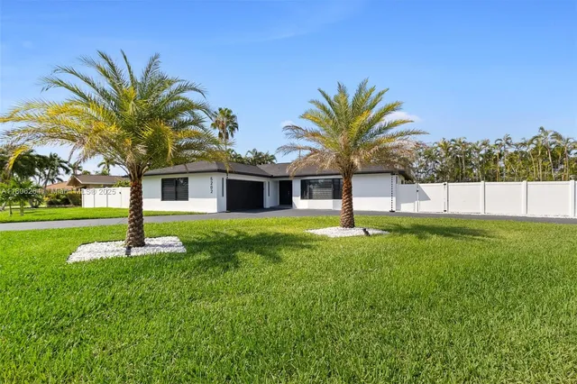 $547,000 | 5202 Elm Court, Cape Coral, FL 33904