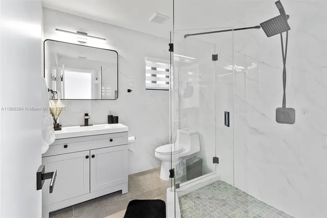 $547,000 | 5202 Elm Court, Cape Coral, FL 33904