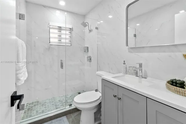 $547,000 | 5202 Elm Court, Cape Coral, FL 33904