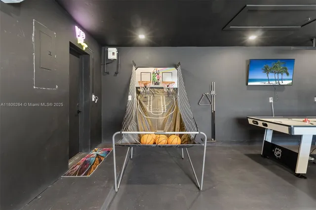 $547,000 | 5202 Elm Court, Cape Coral, FL 33904