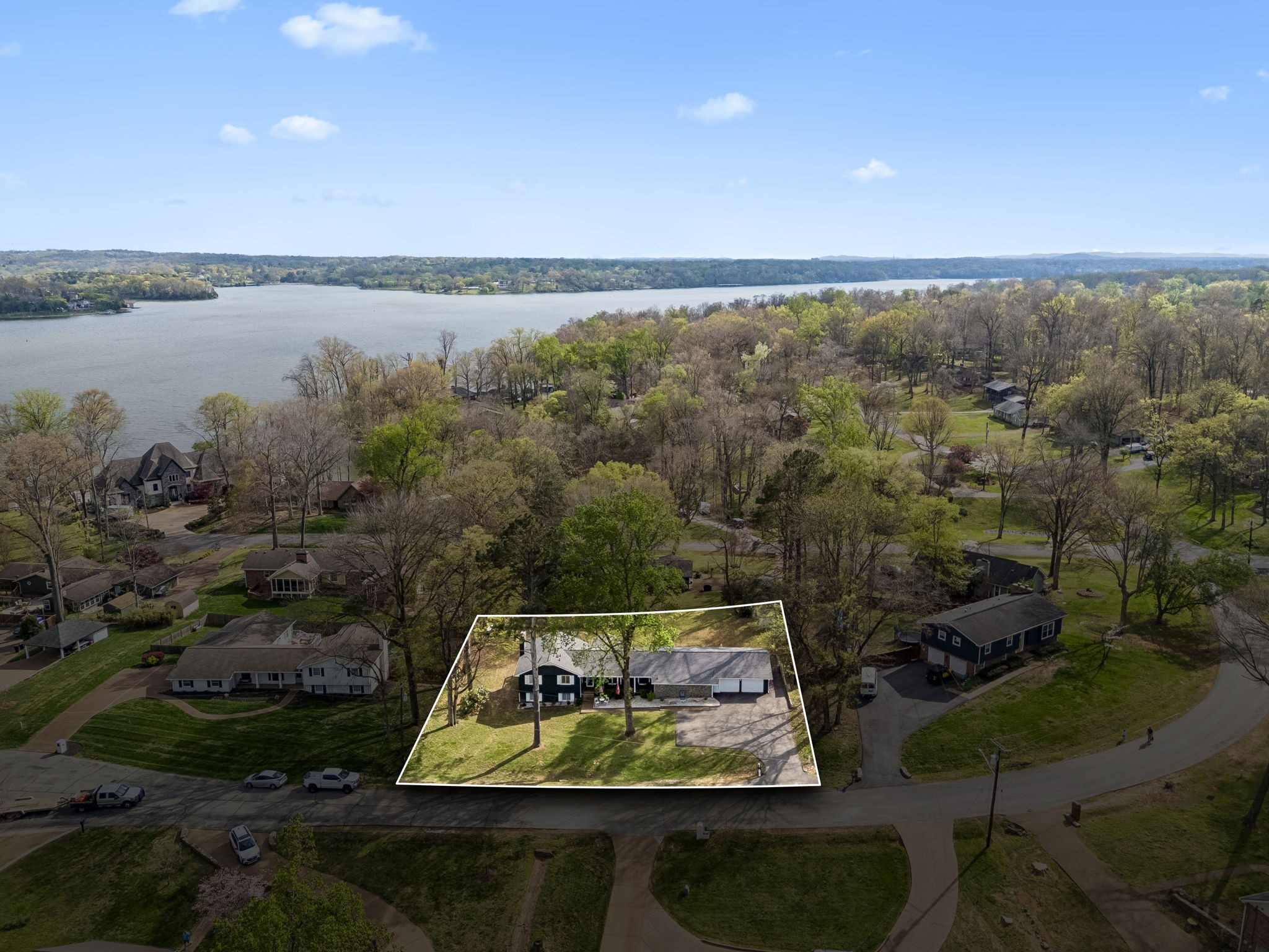 590 Indian Lake Road Hendersonville, TN 37075 - Photo 2 of 51