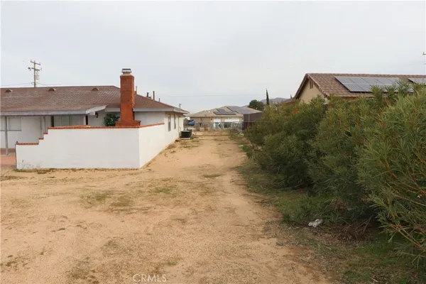 $2,400 | 7864 Newhall Avenue, Hesperia, CA 92345