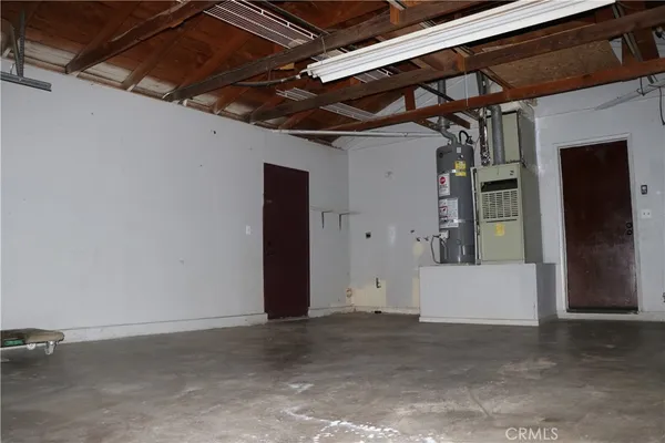 $2,400 | 7864 Newhall Avenue, Hesperia, CA 92345
