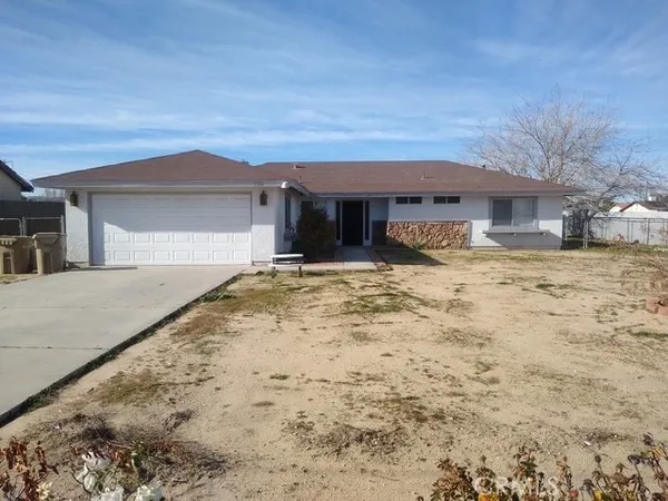 $2,400 | 7864 Newhall Avenue, Hesperia, CA 92345