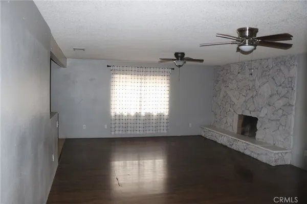 $2,400 | 7864 Newhall Avenue, Hesperia, CA 92345