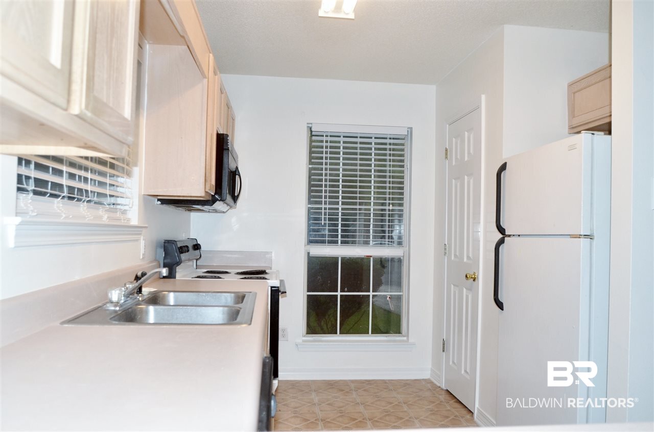 112 Northchase Court Fairhope, AL 36532 - Photo 2 of 9 Kitchen