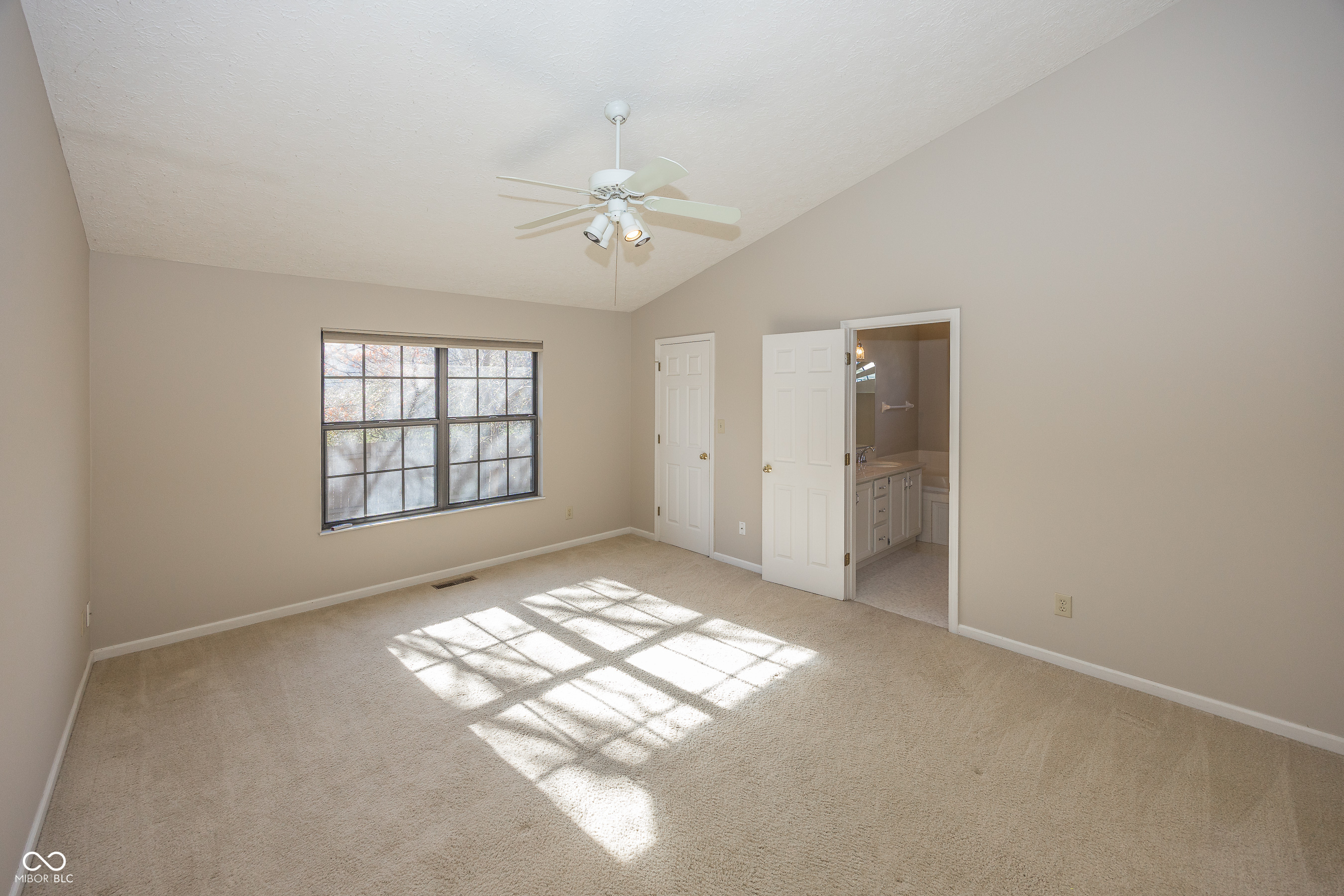 11179 Avery Row Fishers, IN 46038 - Photo 16 of 30