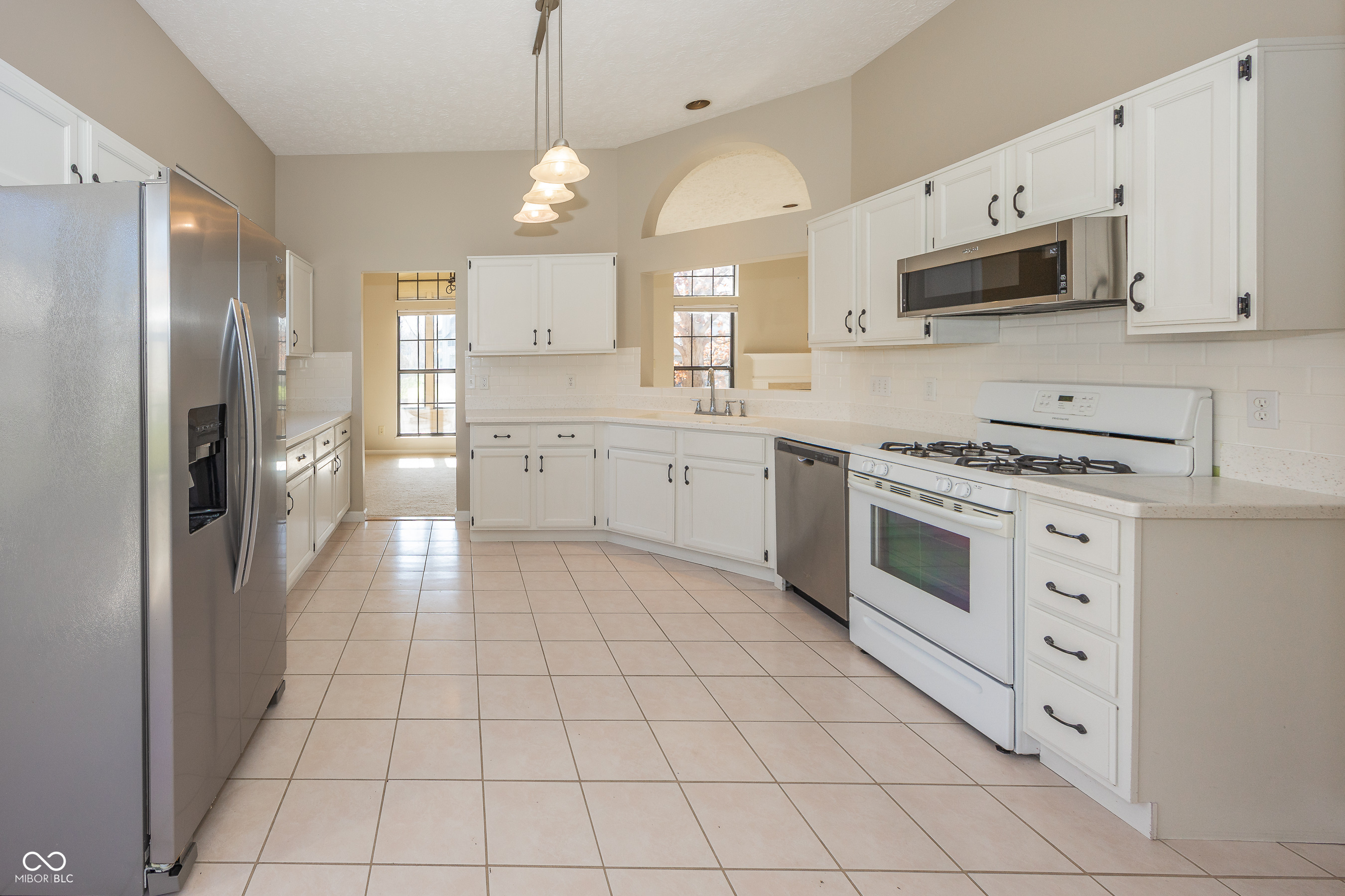 11179 Avery Row Fishers, IN 46038 - Photo 10 of 30