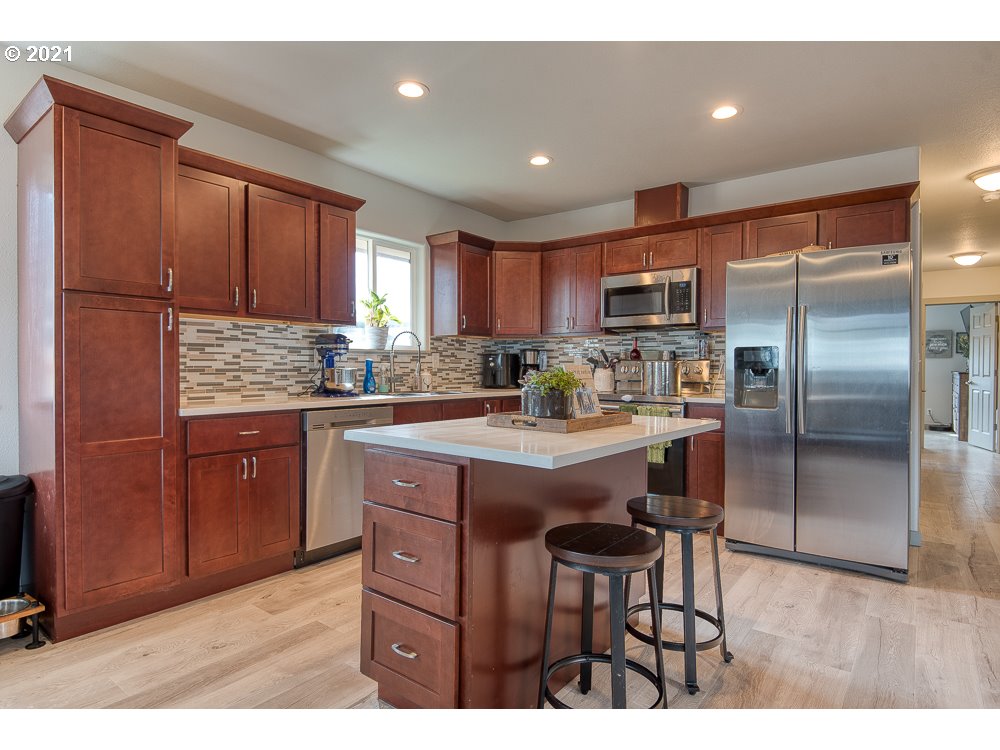 810 A Street Myrtle Point, OR 97458 - Photo 5 of 17 Gallery Image 5