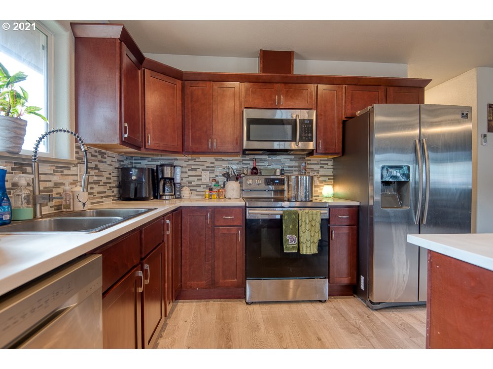 810 A Street Myrtle Point, OR 97458 - Photo 6 of 17 Gallery Image 6
