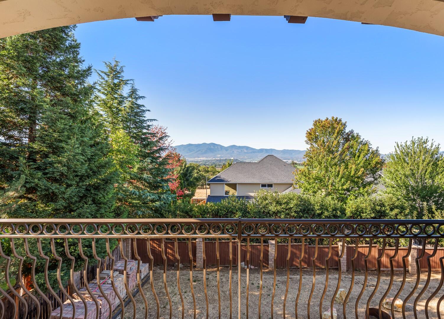 4270 Evening Ridge Terrace Medford, OR 97504 - Photo 40 of 89 9R9A9405