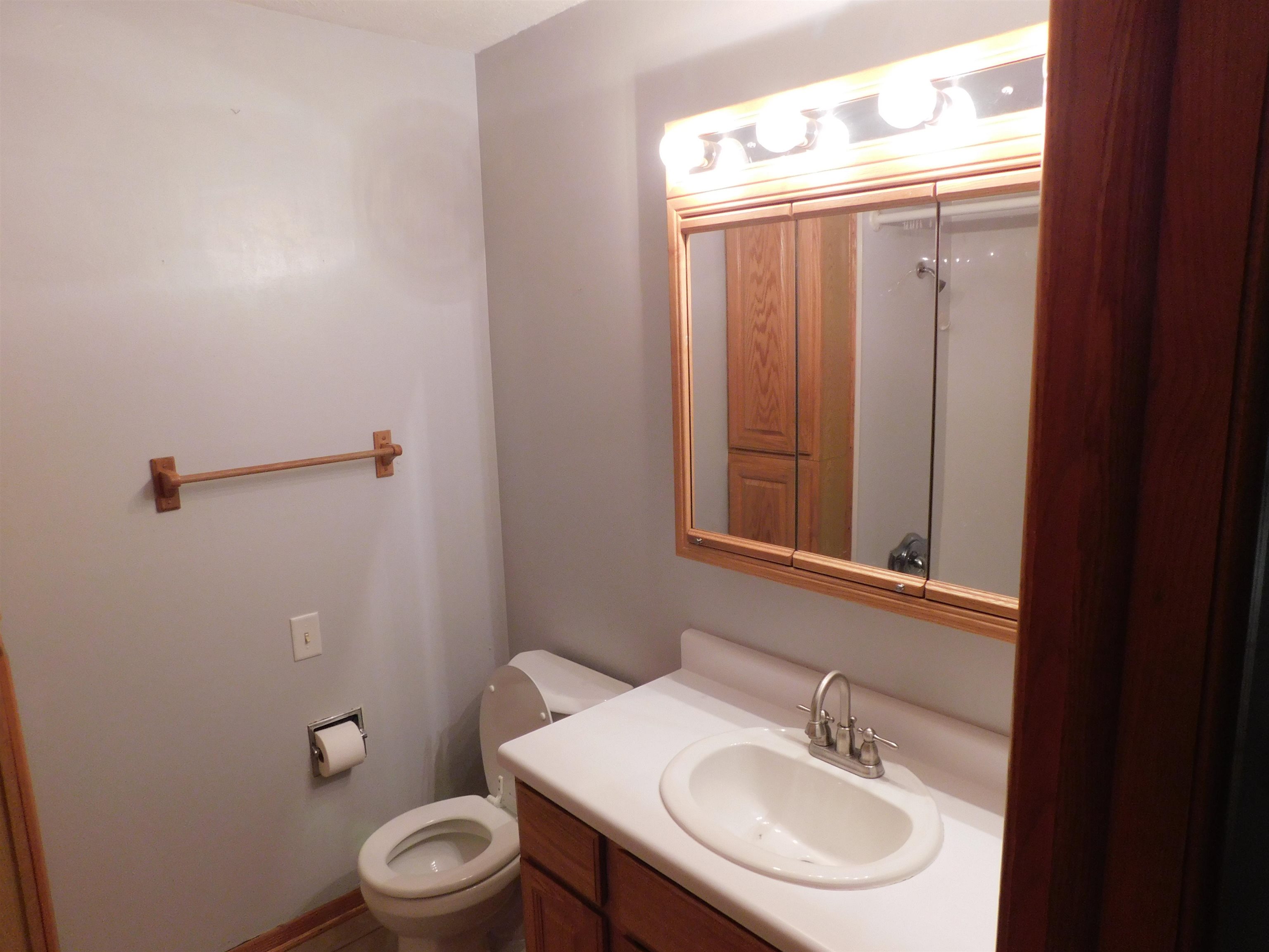 12131 Love Road Roscoe, IL 61073 - Photo 11 of 17 Gallery Image 11