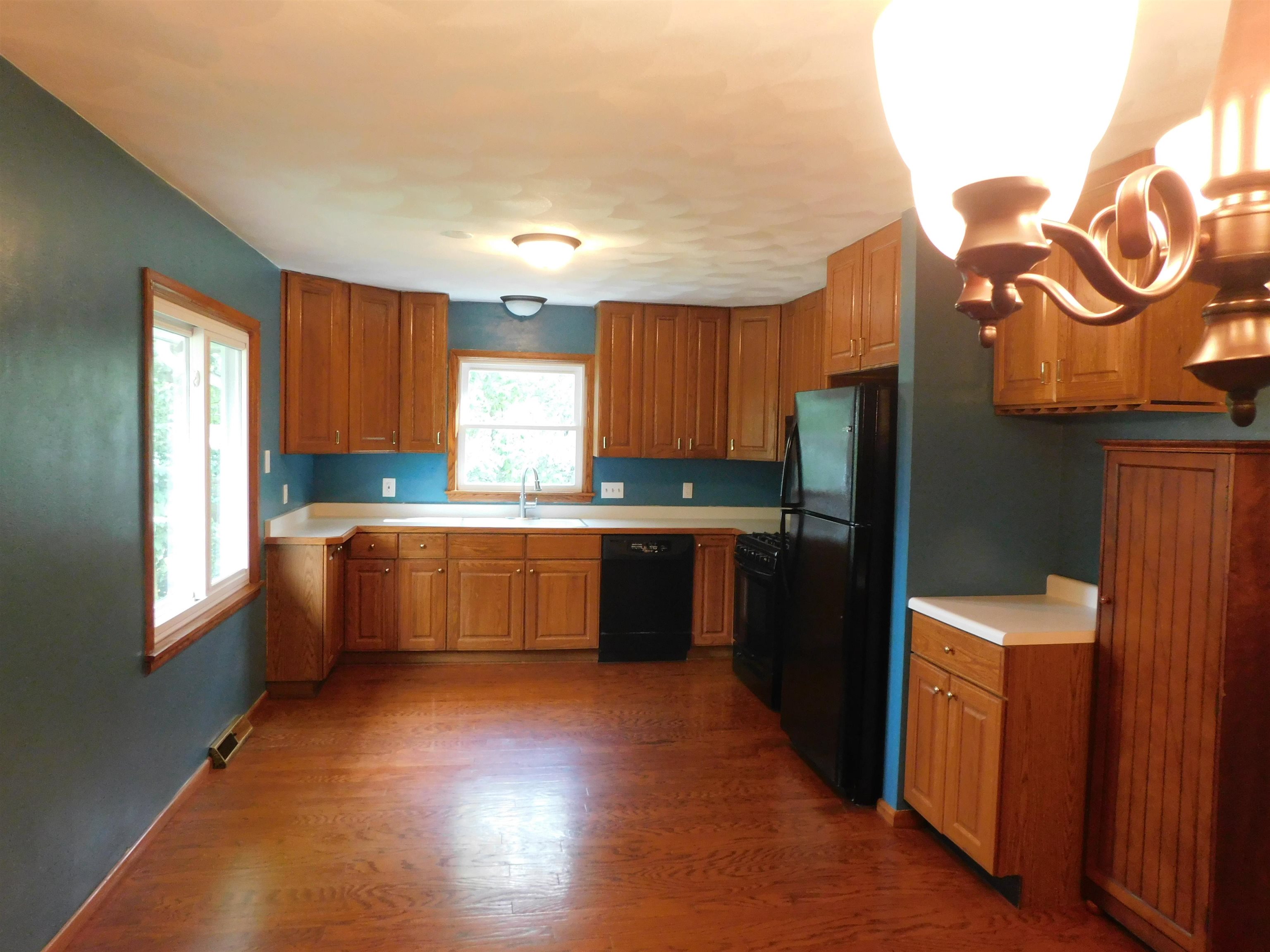 12131 Love Road Roscoe, IL 61073 - Photo 7 of 17 Gallery Image 7